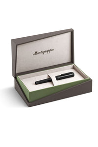 Quattro Fountain Pen, Ultra Black