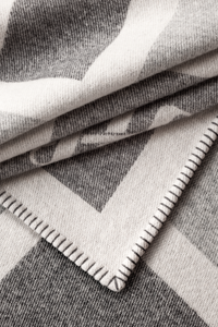 بطانية سكوديريا من الصوف البكر، رمادية